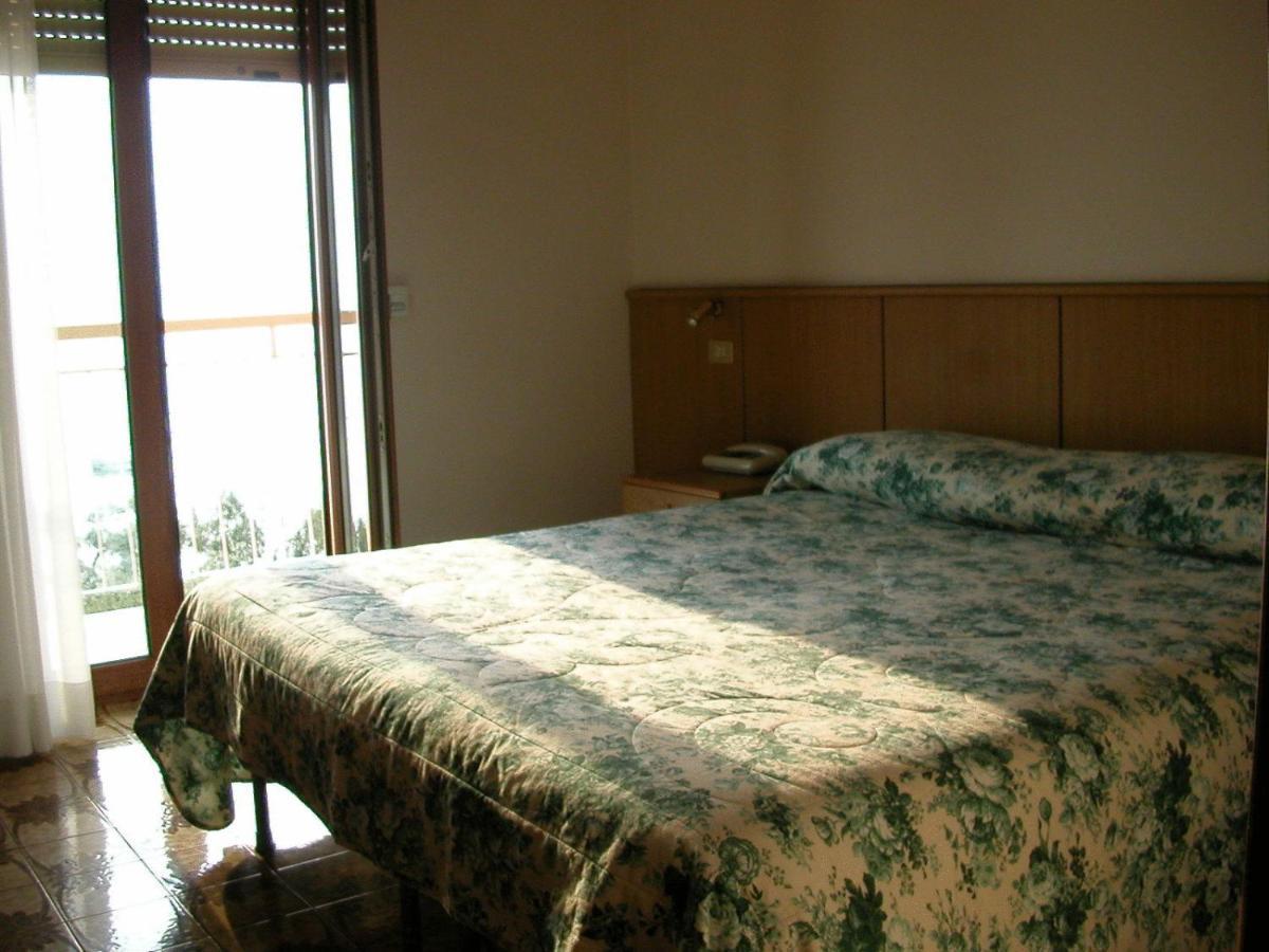 Hotel San Faustino Torri Del Benaco Kültér fotó